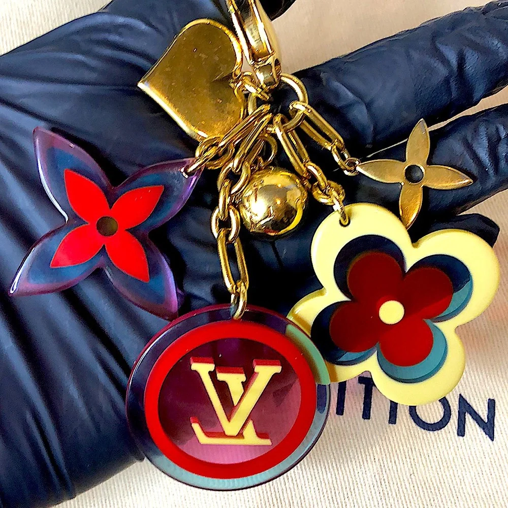 M LOUIS VUITTON Bijoux Red Yellow Blue and Gold Plated Ball Flower Heart Charms - Picture 14 of 17